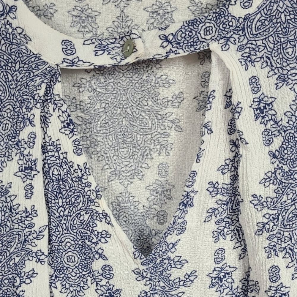 Entro Blue White Baroque Tunic Tank Choker Keyhole Hi Low Boho Blouse Medium UO - Picture 3 of 10